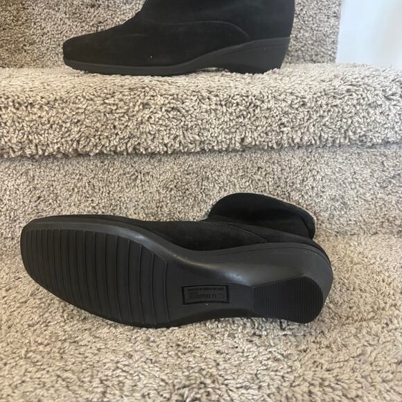 La Canadienne Evitta Booties $485 - Picture 6 of 7